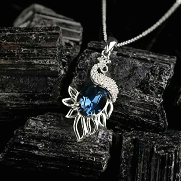 NEW Swarovski Crystals Blue and Silver Peacock Pendant Necklace - Picture 1 of 5